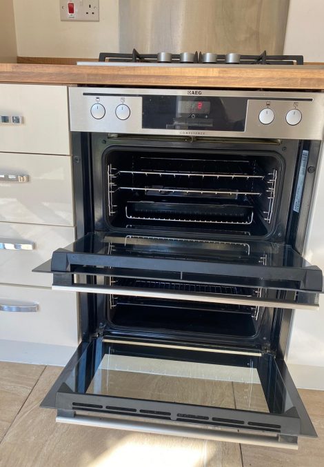 WhatsApp Image 2025-08-19 at 14.46.24 (1)